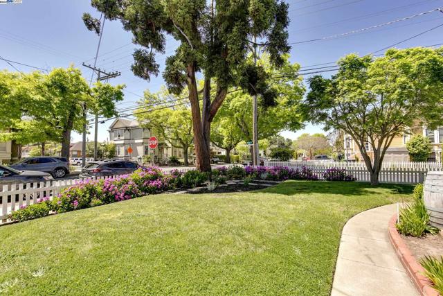 Image 3 of 36 For 2101 Alameda Ave