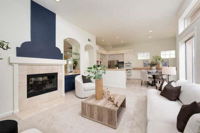 816 Corriente Point Drive,  CA: https://media.crmls.org/mediaz/8b8343ee-c0b7-496e-9771-0c022898ecbf.jpg