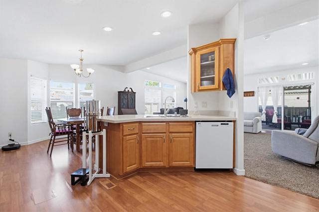 Detail Gallery Image 21 of 67 For 200 N El Camino Real #43,  Oceanside,  CA 92058 - 3 Beds | 2 Baths