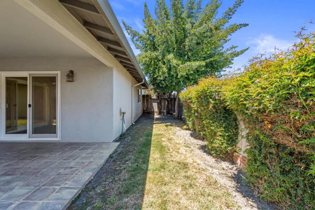 422 Shelley Way, Salinas CA: https://media.crmls.org/mediaz/8b85a078-ddeb-4cda-bbe9-8d97bbea3941.jpg