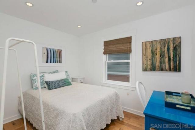 840 C Ave, Coronado CA: https://media.crmls.org/mediaz/8b85ca16-9577-4c17-a640-26c28090b640.jpg