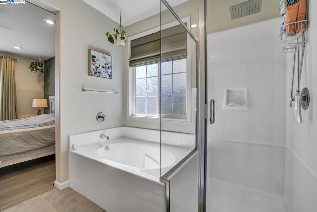 4014 Kenwood Cir, Oakley CA: https://media.crmls.org/mediaz/8b86af01-d7f5-40e4-9e26-21d22941b9ea.jpg