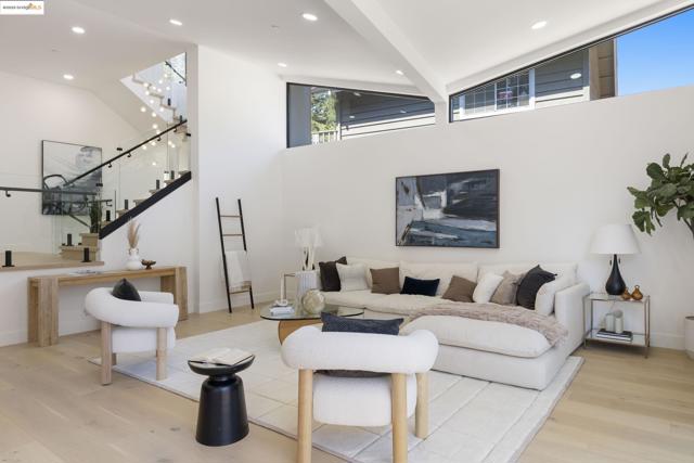 7270 Woodrow Dr, Oakland CA: https://media.crmls.org/mediaz/8b872631-34c2-496a-ae8c-cc7e550ace0b.jpg