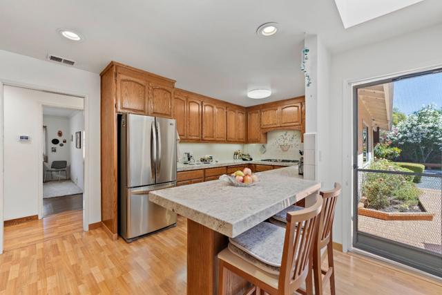 861 Riverside Drive, Los Altos CA: https://media.crmls.org/mediaz/8b872c2a-be30-49d1-9fe3-2fdf58727162.jpg