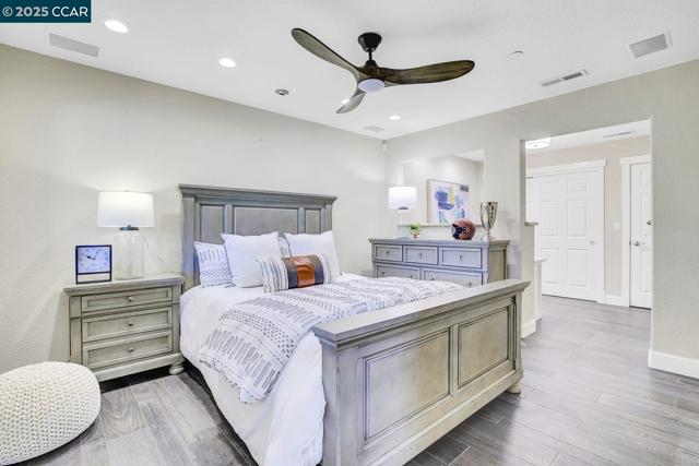 24 Crest Ct, Alamo CA: https://media.crmls.org/mediaz/8b873dbf-ba57-4e5d-9517-fb11b8398ebf.jpg