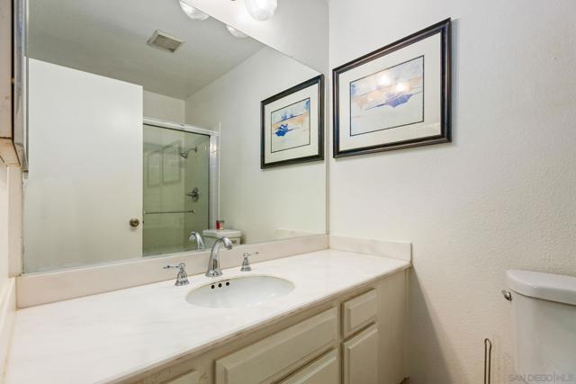 4468 Inverness Drive, Oceanside CA: https://media.crmls.org/mediaz/8b87d355-685f-4bb7-a070-4a7192d5a8a6.jpg