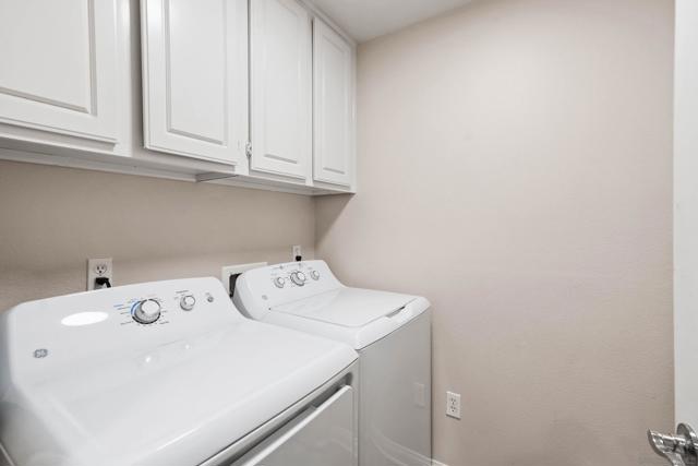 13039 Evening Creek Dr S, San Diego CA: https://media.crmls.org/mediaz/8b87ec67-53a1-4b9e-a287-5b526da53684.jpg