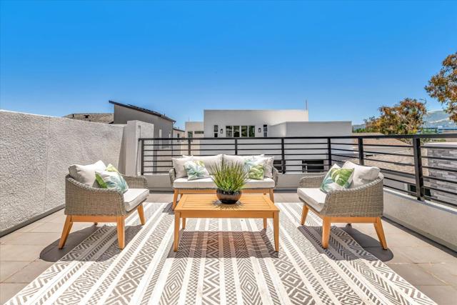 326 Isabelline Court, San Ramon CA: https://media.crmls.org/mediaz/8b89e0bf-13eb-4924-af3c-f381f557056a.jpg