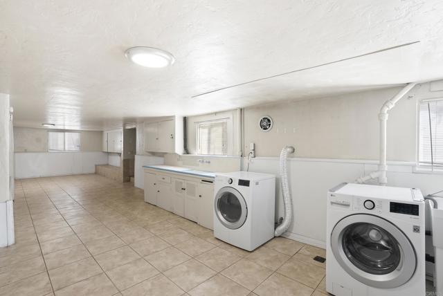 Detail Gallery Image 25 of 55 For 3040 Byron St, San Diego,  CA 92106 - 6 Beds | 2 Baths