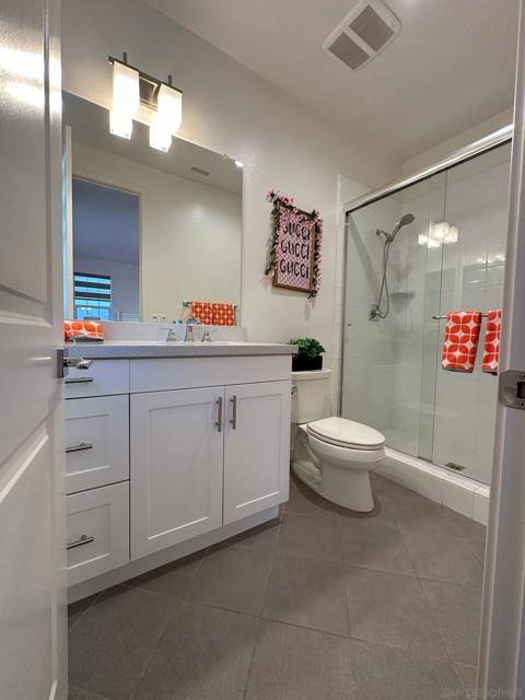 8005 Chalet Ln, Garden Grove CA: https://media.crmls.org/mediaz/8b8c7622-c192-48d0-aa68-8aa65d623cea.jpg