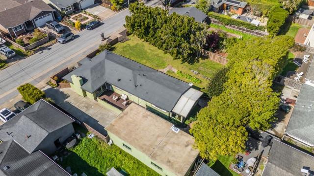 414 Vermont Avenue, Moss Beach CA: https://media.crmls.org/mediaz/8b8cc5e7-b2cd-4e12-be85-5468acbc4856.jpg