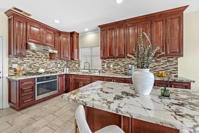 858 Via Barquero, San Marcos CA: https://media.crmls.org/mediaz/8b8deb5a-d9d5-4671-a501-f4a3cd615f80.jpg