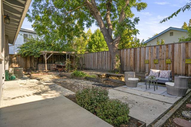 148 W Maude Avenue, Sunnyvale CA: https://media.crmls.org/mediaz/8b8f1c2f-5d71-4181-a835-dfbe5c007d56.jpg