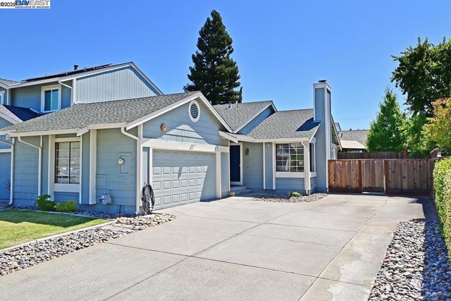 476 Mulqueeney St, Livermore CA: https://media.crmls.org/mediaz/8b8f31f4-2d88-4676-8d96-5e48dbbcbbf2.jpg