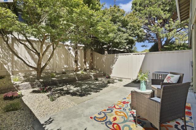 7650 Arbor Creek Cir, Dublin CA: https://media.crmls.org/mediaz/8b8fdbab-fecd-40ff-9b8e-2c630b2acdae.jpg