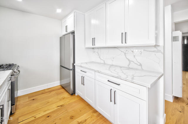 Detail Gallery Image 5 of 11 For 400 Arcade Dr, Ventura,  CA 93003 - 2 Beds | 1/1 Baths