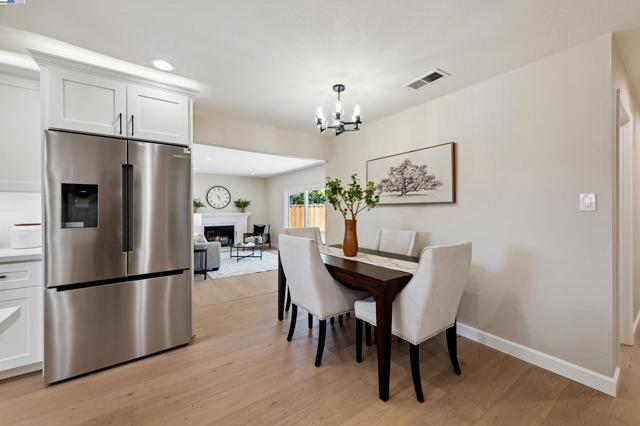 4531 Harper Ct, Pleasanton CA: https://media.crmls.org/mediaz/8b917fe9-bea4-4c3f-bae2-c56675d7cb7b.jpg