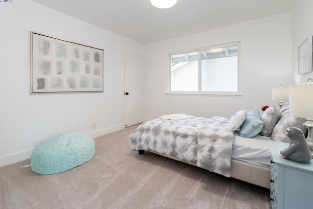 4406 Sugarland Ct, Concord CA: https://media.crmls.org/mediaz/8b91c02b-ebcf-424c-81f1-b46f9acfc48f.jpg