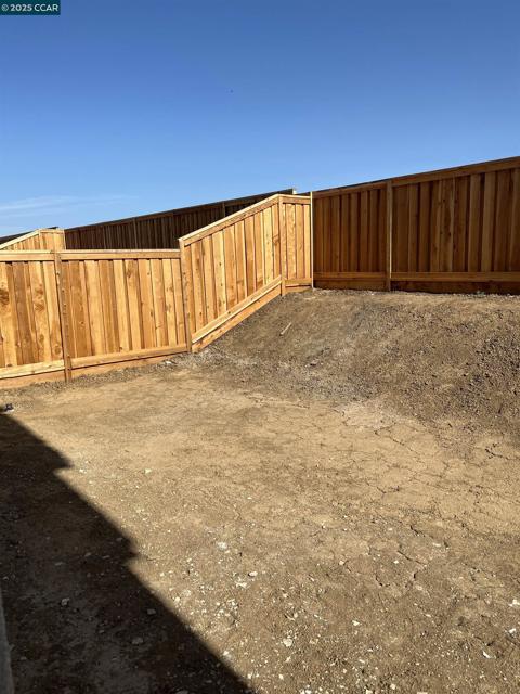 1406 Cobblestone Drive, Pittsburg CA: https://media.crmls.org/mediaz/8b923b2d-eb2a-4e47-bb16-118fd31f5602.jpg