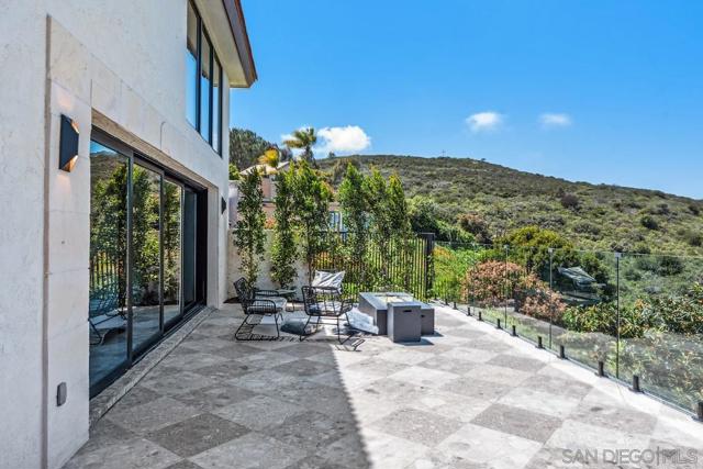 6675 Caminito Lindrick, La Jolla CA: https://media.crmls.org/mediaz/8b92a0ce-2e53-4daa-9112-d6be28790fe3.jpg