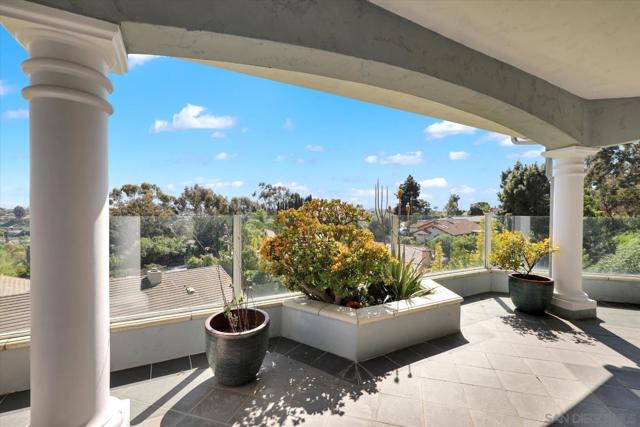 6727 Cavite Ct., San Diego CA: https://media.crmls.org/mediaz/8b92c306-735b-4ae9-848a-e97d80b0b1fa.jpg