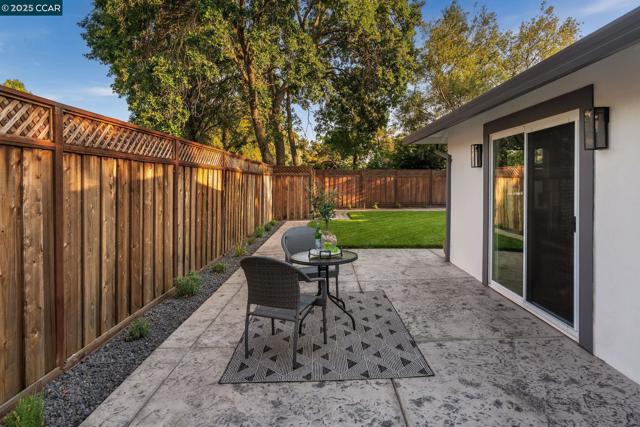 1961 Ardith Dr, Pleasant Hill CA: https://media.crmls.org/mediaz/8b92e2dd-fbac-4b02-a3bd-90856dc32e95.jpg