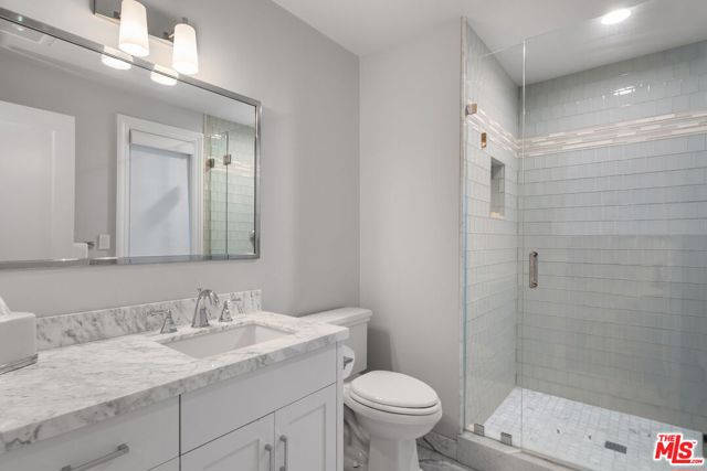 636 12th Street, Manhattan Beach CA: https://media.crmls.org/mediaz/8b933a39-020d-46e7-b77c-8988a998a8f9.jpg