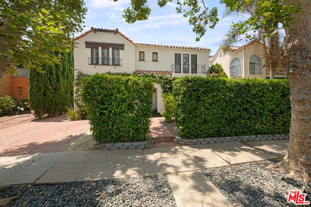 6410 W 6th Street, Los Angeles CA: https://media.crmls.org/mediaz/8b933a40-1d3c-4e3c-8c30-88a6224b2871.jpg