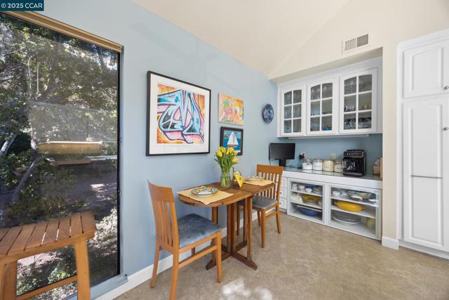 3800 Terra Granada Dr, Walnut Creek CA: https://media.crmls.org/mediaz/8b936771-d60a-40b2-a7a2-3d68a21eb66b.jpg