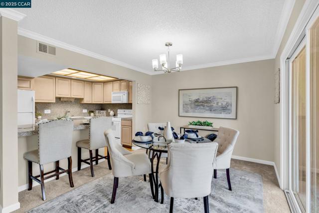 1200 Canyonwood Ct, Walnut Creek CA: https://media.crmls.org/mediaz/8b936cca-2b08-4200-afb5-bbf8fd261889.jpg