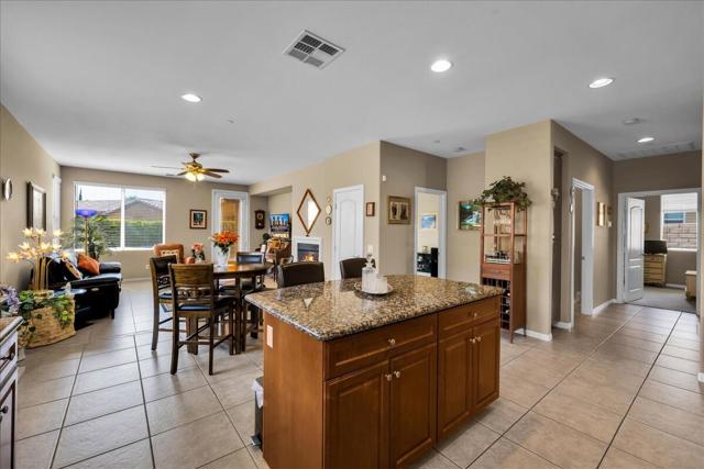 3854 Blue Sky Way, Palm Springs CA: https://media.crmls.org/mediaz/8b946a47-a780-421c-a36b-a925ab7728e4.jpg