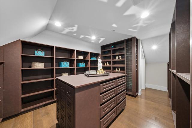 625 W Santa Inez Avenue, Hillsborough CA: https://media.crmls.org/mediaz/8b948e09-d530-4e83-9833-4179850737d9.jpg