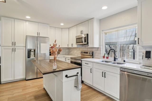 Detail Gallery Image 16 of 28 For 1402 E Lincoln Ave, Escondido,  CA 92027 - 3 Beds | 2 Baths