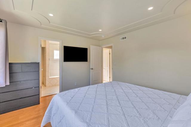342 Swaps Drive, San Jose CA: https://media.crmls.org/mediaz/8b94d38e-d5c4-4438-8876-442663f36589.jpg