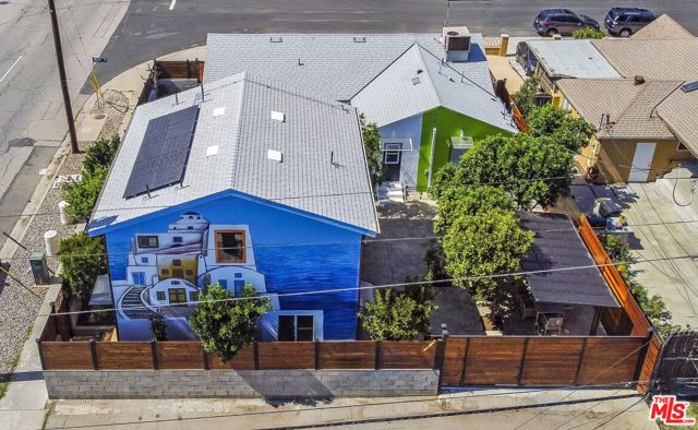 17660 Martha Street, Encino CA: https://media.crmls.org/mediaz/8b955ddb-0855-4dfd-b26f-ef003d27a254.jpg