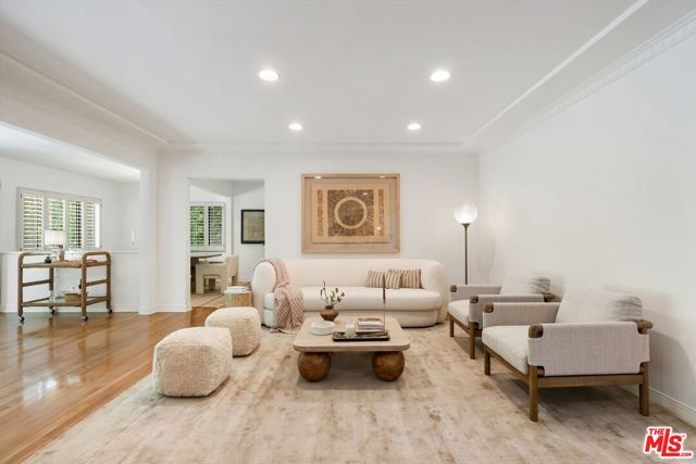 3254 Woodbine Street, Los Angeles CA: https://media.crmls.org/mediaz/8b95fec4-79d5-452e-baa5-85d95d2df655.jpg