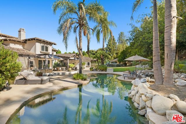 25217 Eldorado Meadow Road, Hidden Hills CA: https://media.crmls.org/mediaz/8b96ccbe-384c-42ea-8a56-7434efebb245.jpg