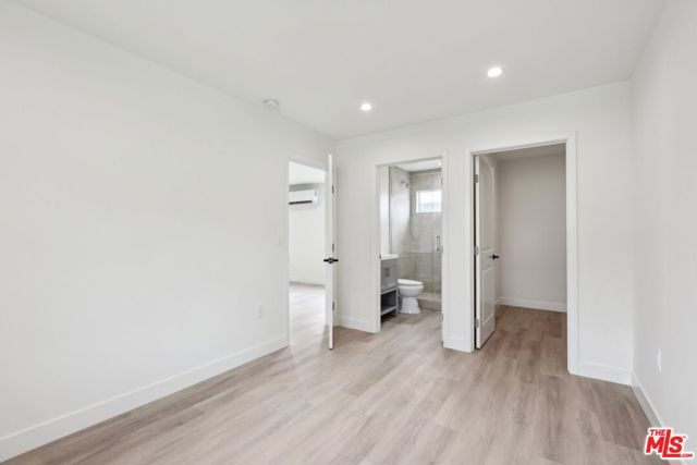 6731 Delco Avenue, Winnetka CA: https://media.crmls.org/mediaz/8b96d09a-d924-4dc9-85d9-251a5f75f602.jpg