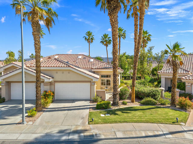 37563 Blue Sky Avenue, Palm Desert CA: https://media.crmls.org/mediaz/8b9747f9-28e5-485b-82a6-e0b99d4893cf.jpg