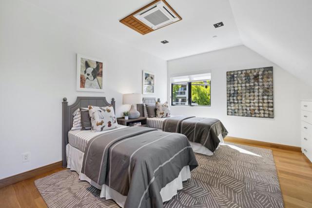 33 Highland Avenue, Burlingame CA: https://media.crmls.org/mediaz/8b976bcb-8922-43ca-ab79-6a2060b62d71.jpg