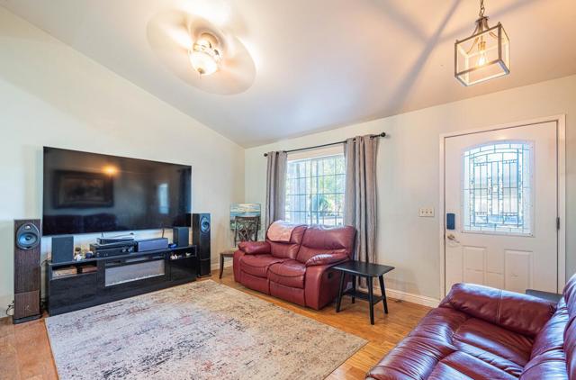 267 Palo Verde Street, Greenfield CA: https://media.crmls.org/mediaz/8b977ff2-e58c-40e3-8c3c-043c192c9456.jpg