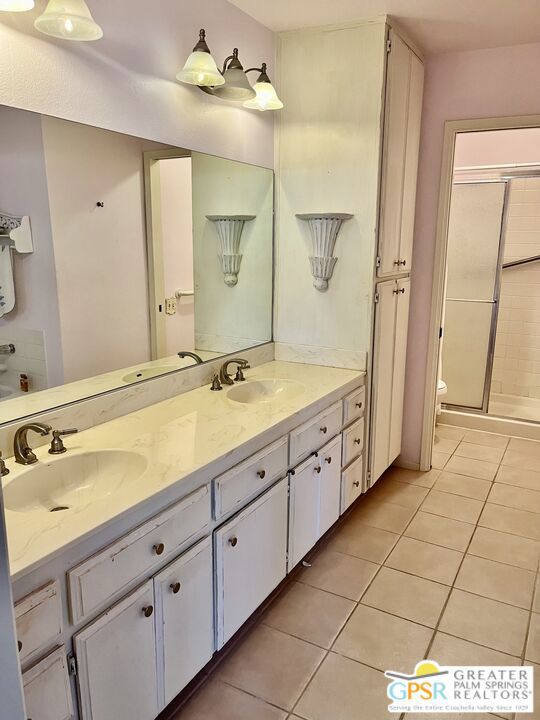 Image 17 of 27 For 40056 Silktree Court