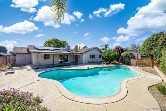 26463 Hamre Pl, Hemet CA: https://media.crmls.org/mediaz/8b992703-b090-4377-83b3-0fd0b48abf66.jpg