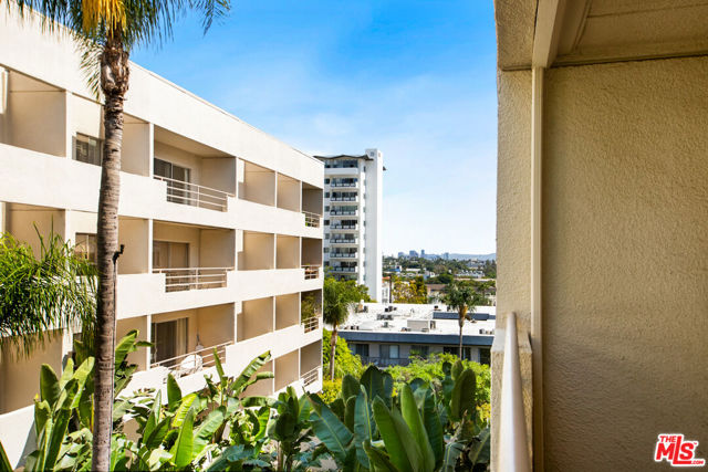1131 Alta Loma Road, West Hollywood CA: https://media.crmls.org/mediaz/8b9991d4-dcfd-4e28-8f04-f610e24727d1.jpg