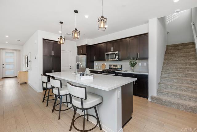 Detail Gallery Image 11 of 40 For 1505 Wingwood Ln, Vista,  CA 92083 - 3 Beds | 2/1 Baths