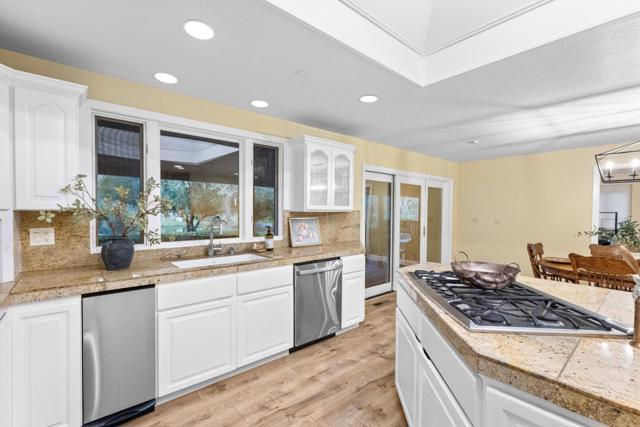 6915 Redwood Retreat Road, Gilroy CA: https://media.crmls.org/mediaz/8b9b2dab-5e2c-4835-a340-867ec8a0bf0f.jpg