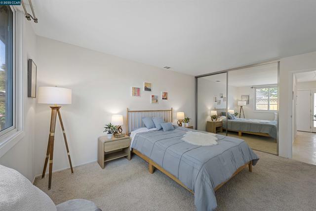 30450 Oakmont Way, Hayward CA: https://media.crmls.org/mediaz/8b9bd17d-d36f-4564-83ba-feab7a2b4a73.jpg