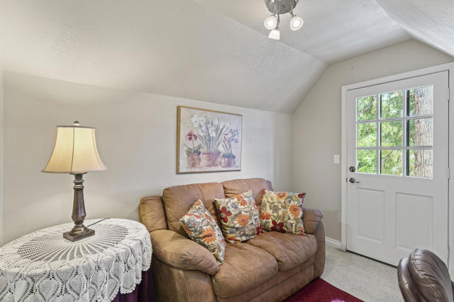 692 Zurich Drive, Lake Arrowhead, CA 92352