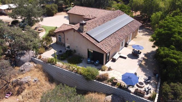 1445 Terracita Ln, Alpine CA: https://media.crmls.org/mediaz/8b9c31eb-eb8b-481a-8bab-2ee43b7c840d.jpg