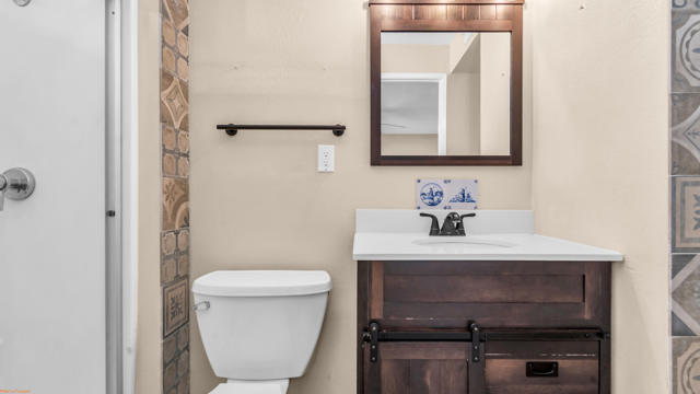 41955 Largo, Palm Desert CA: https://media.crmls.org/mediaz/8b9c5ae4-3beb-47d1-aa83-b8fcac6c358c.jpg